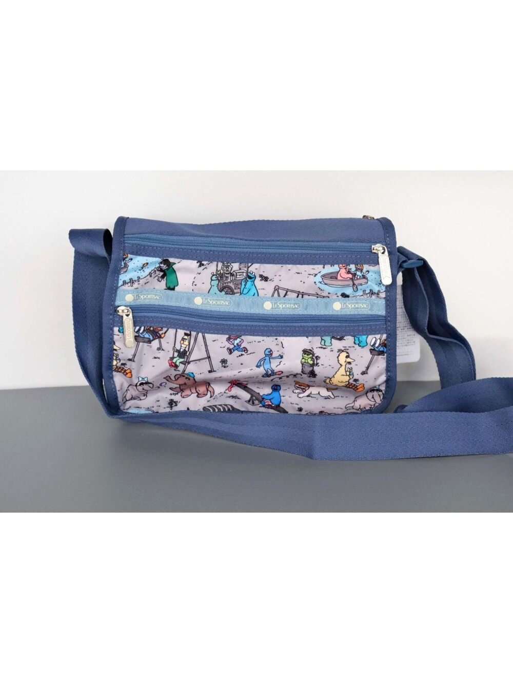 LeSportSac x SESAME STREET Medium Everyday Bag NWT - Picture 4 of 10
